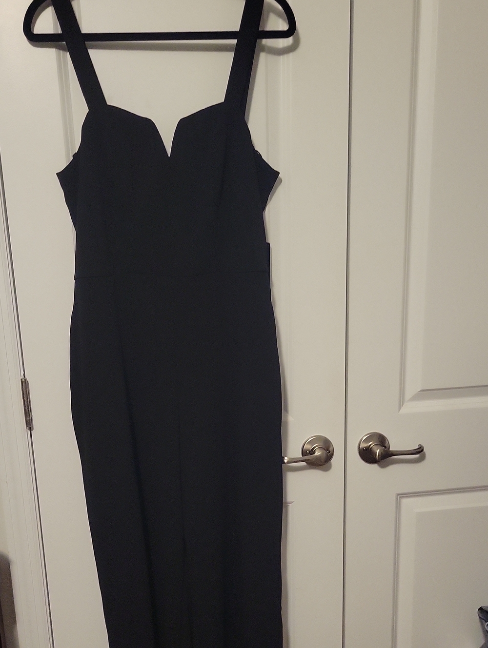 Women's Black Sleeveless V-Neck Jumpsuit